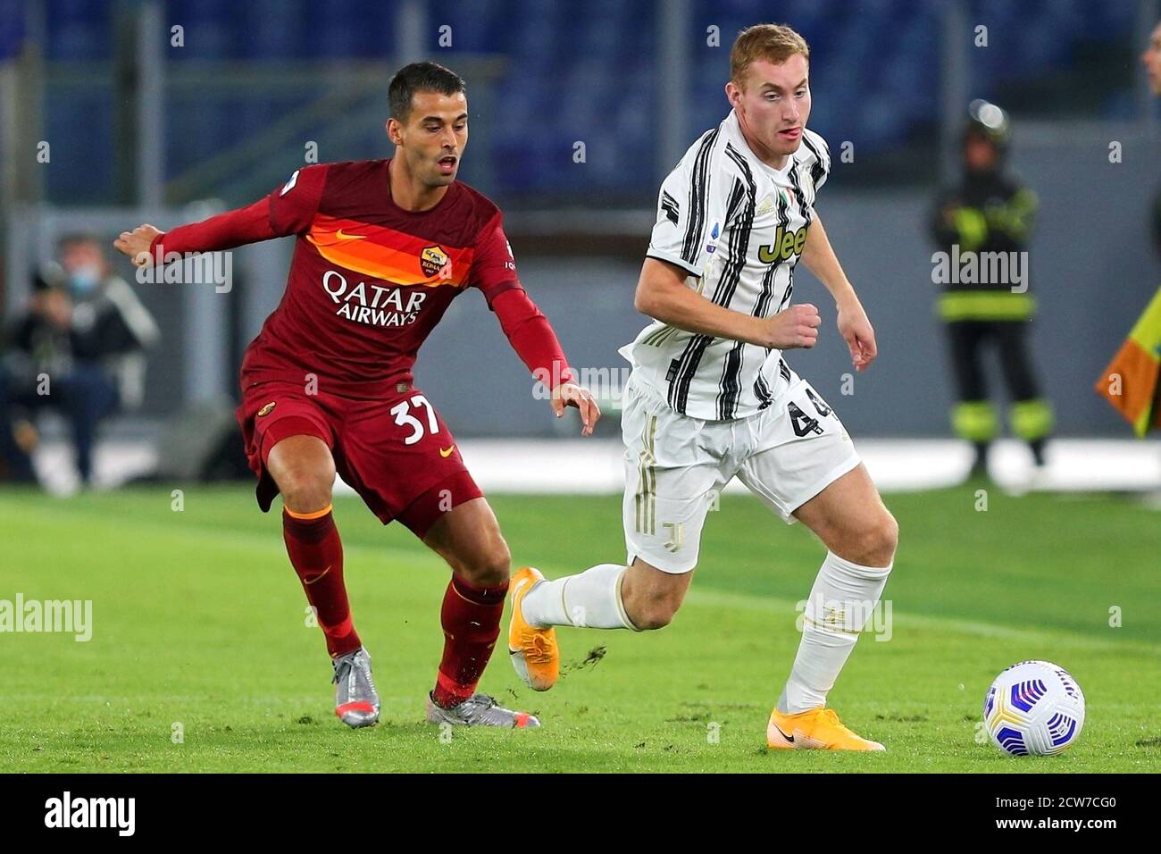Leonardo Spinazzola of Roma (L) and Dejan Kulusevski of Juventus (R) in action during the Italian championship Serie A football match between AS Roma Stock Photo