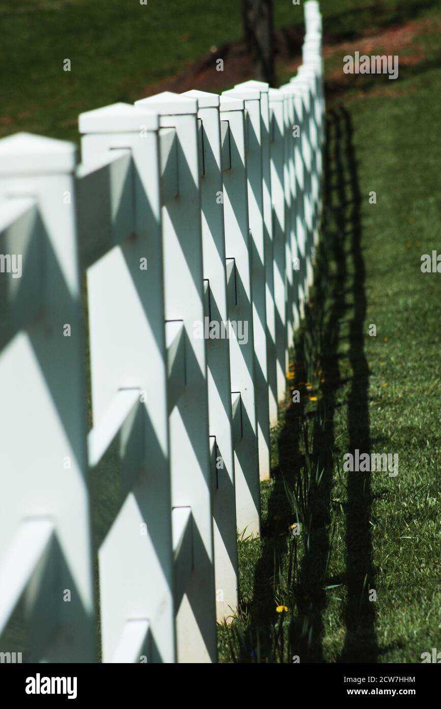 White split rail fence hi-res stock photography and images - Alamy