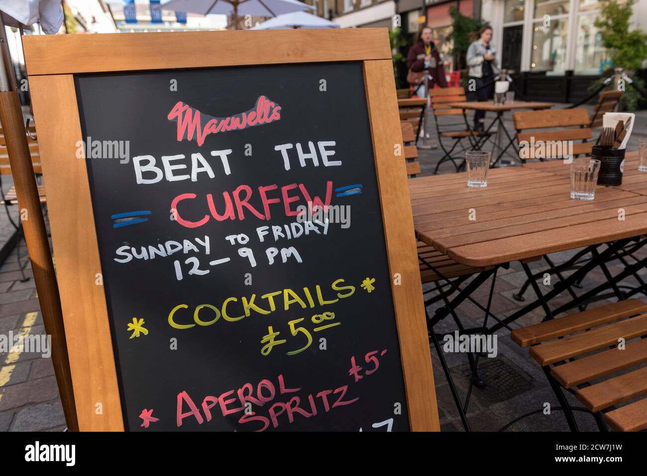 London, UK.  28 September 2020.  A sign outside a bar in Covent Garden designed to attract customers following the requirement for bars and pubs to close at 10pm as part of coronavirus lockdown restrictions imposed by the UK government.  Credit: Stephen Chung / Alamy Live News Stock Photo