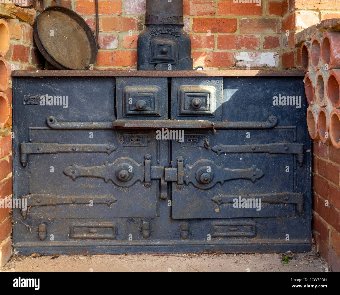 Enclosed cast iron Metters top fire wood stove and oven at Faversham House York Western