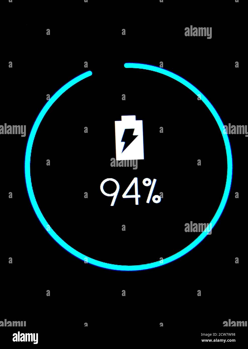 battery indicator level on a smartphone screen Stock Photo - Alamy