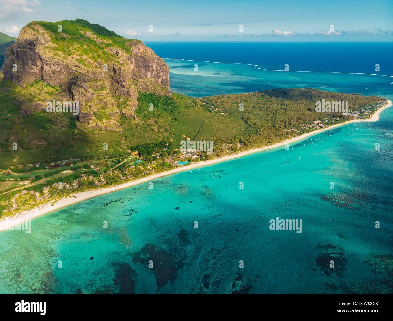 tropical-island-with-le-morne-mountain-ocean-and-beach-in-mauritius