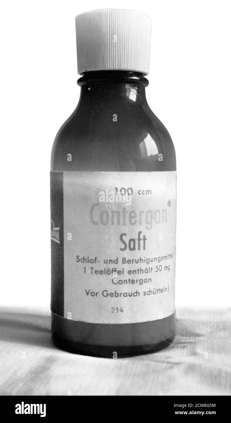 eine Flasche mit 100 ccm Contergan-Saft Stock Photo