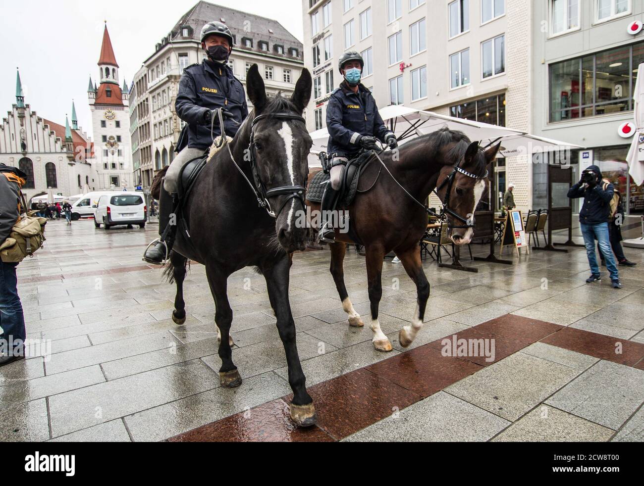 Munich, Bavaria, Germany. 28th Sep, 2020. The Reiterstaffel of the Munich (mounted) police patrol Marienplatz and the pedestrian zone during the second wave of the Coronavirus pandemic. In these zones, mask wearing is mandatory. Credit: Sachelle Babbar/ZUMA Wire/Alamy Live News Stock Photo