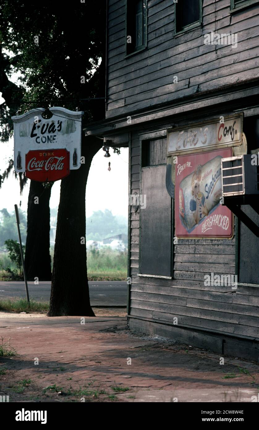 OLD ENAMEL ADVERTISING SIGN, DOWNTOWN, SAVANNAH, GEORGIA, USA, 1980s Stock Photo