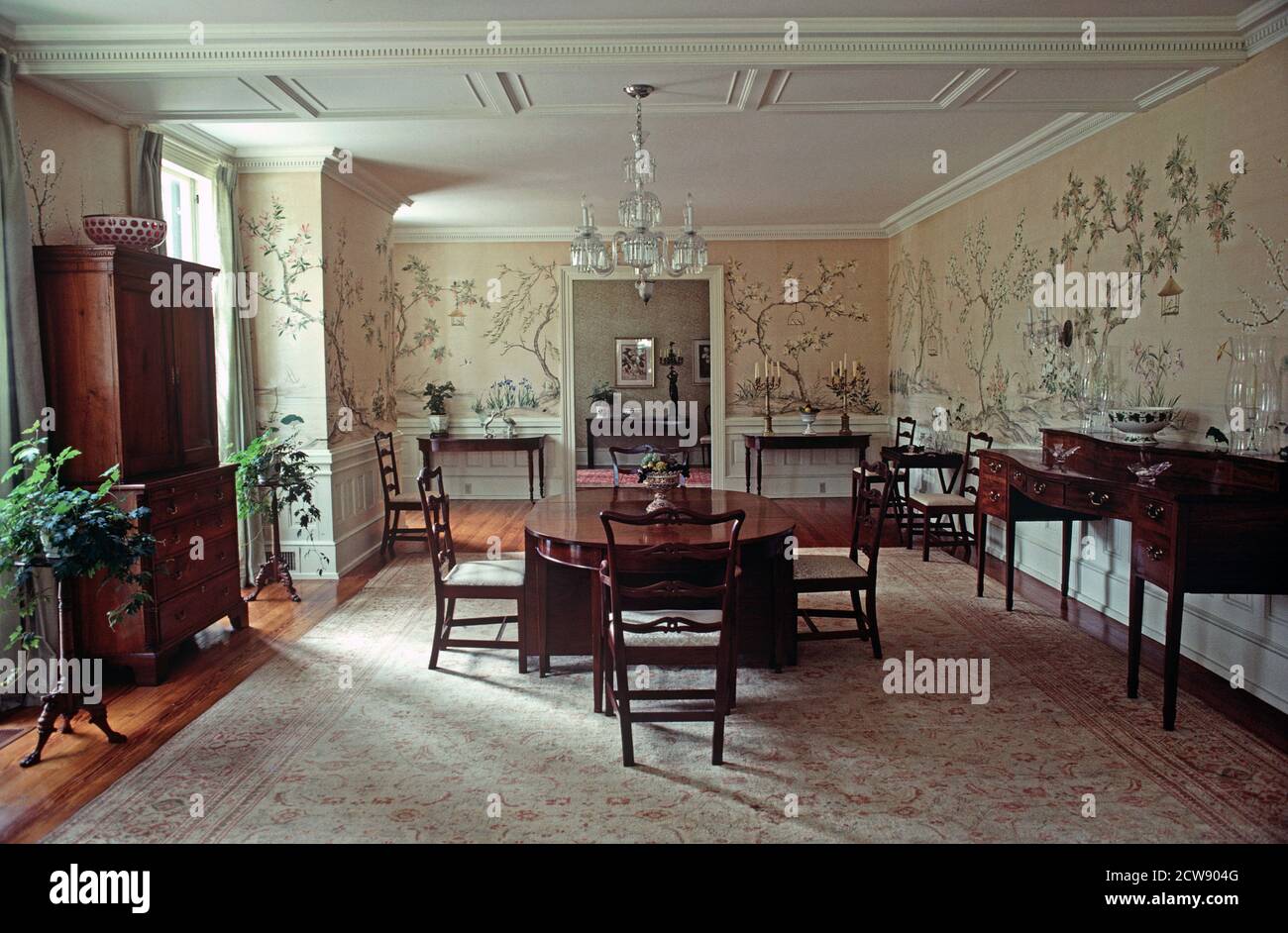 FAMILY DINNING ROOM IN WEALTHY PART OF SAVANNAH, GEORGIA, USA, 1980s Stock Photo