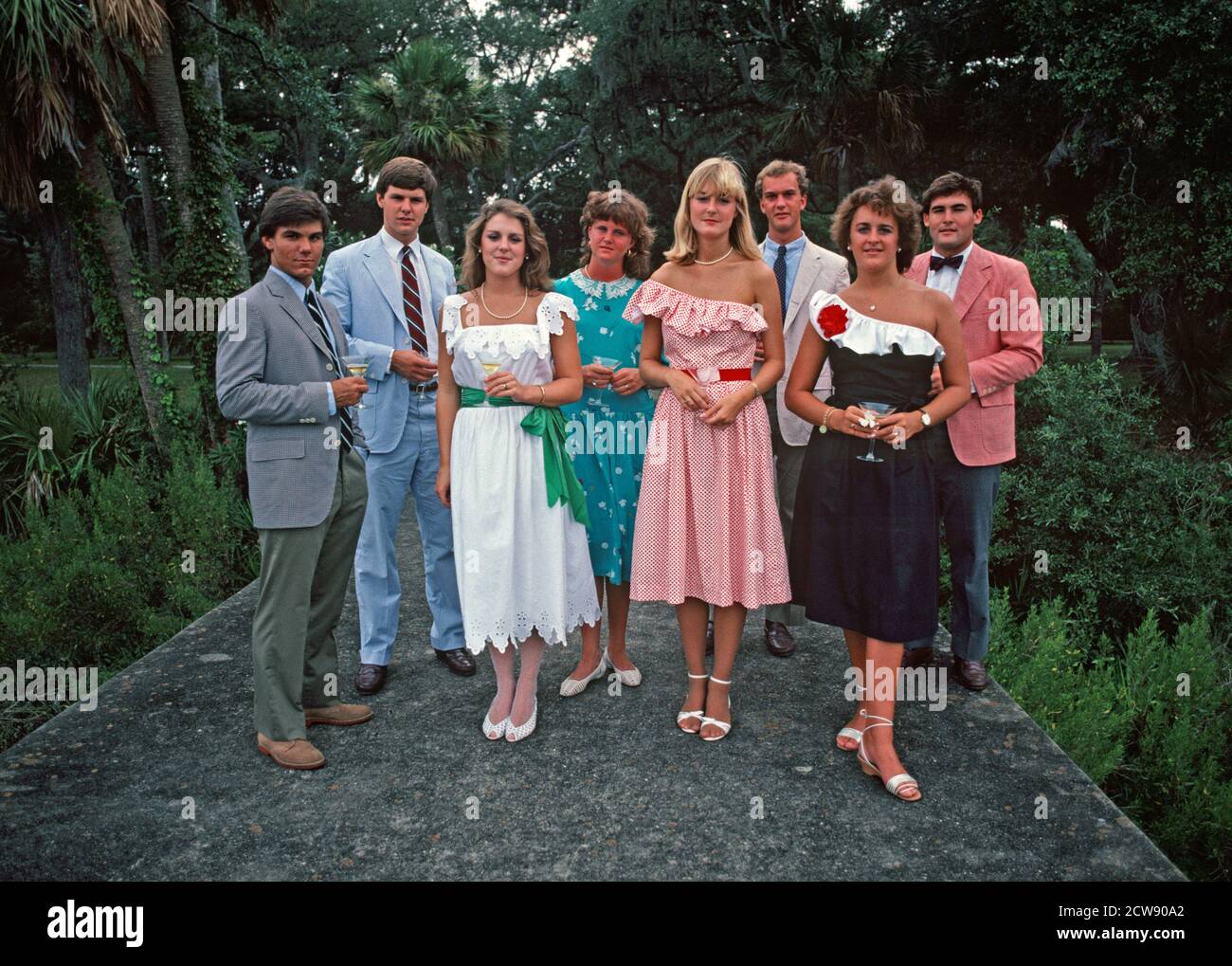 DEBUTANTS AND FRIENDS IN SAVANNAH, GEORGIA, USA, 1980s Stock Photo