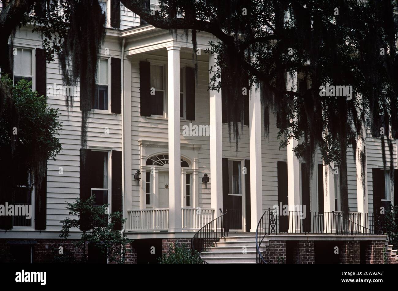 GRAND SOUTHERN STYLE HOUSE IN HISTORIC SAVANNAH, GEORGIA, USA, 1980s Stock Photo