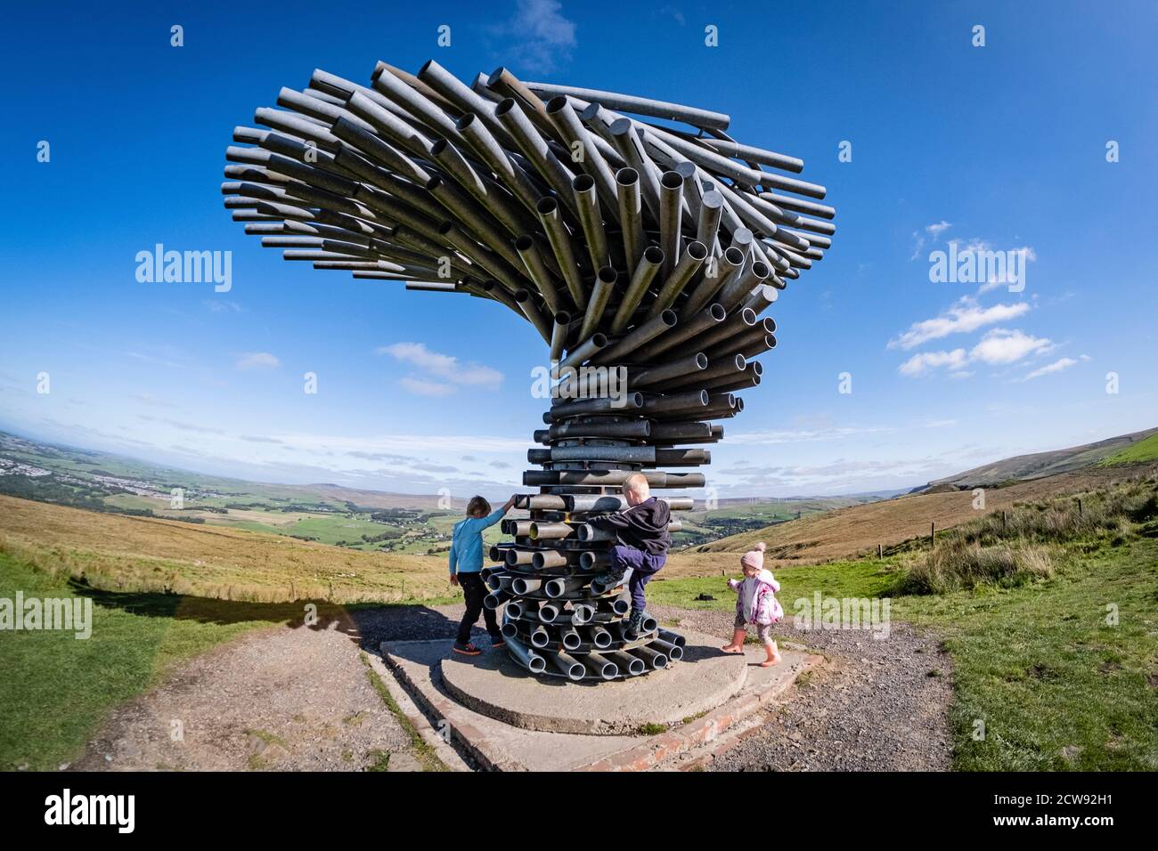 Harmonic tunes hi-res stock photography and images - Alamy