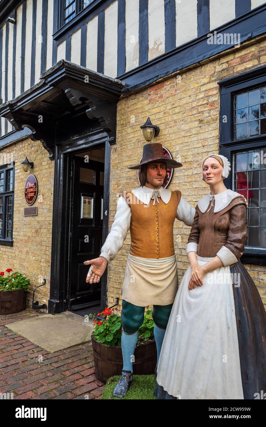 Oliver Cromwell's House in Ely Cambridgeshire, family home of Oliver Cromwell, parts  date from 1215. Now houses Ely Tourist Information Centre. Stock Photo