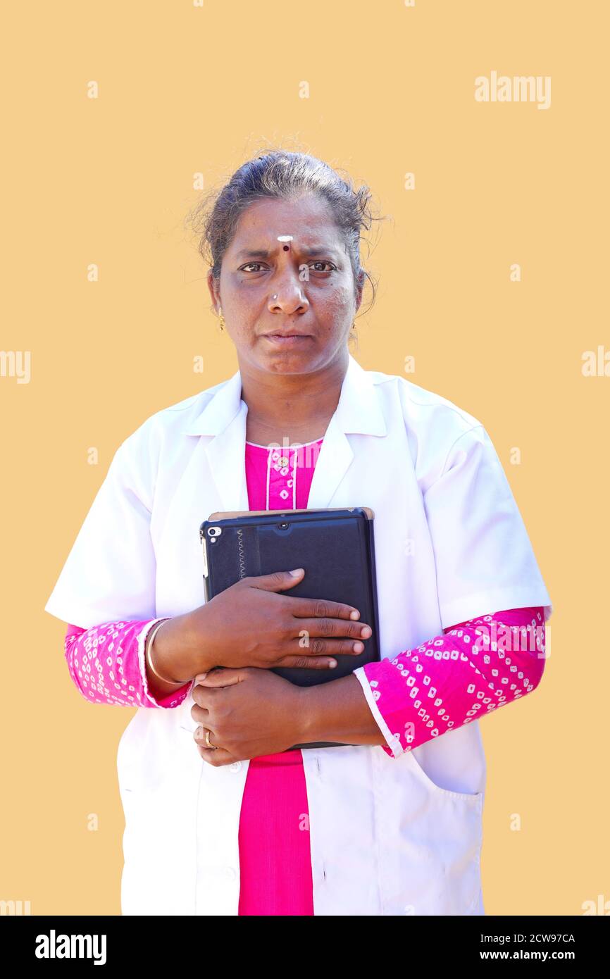 Female south asian doctor hi-res stock photography and images - Alamy