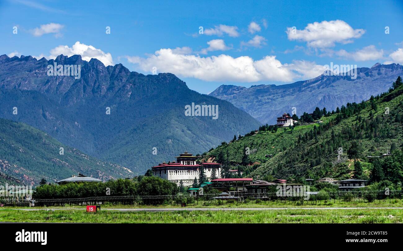 Panorama of Rinpung Dzong (Paro Dzong), Buddhist monastery and fortress in Paro, Bhutan Stock Photo