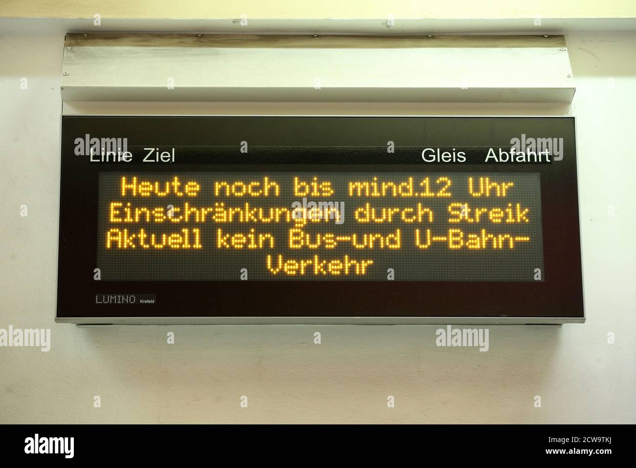 Hamburg, Germany. 29th Sep, 2020. A notice board in a subway station in  Hamburg's main train station refers to the warning strike in the public  sector. In the course of the warning