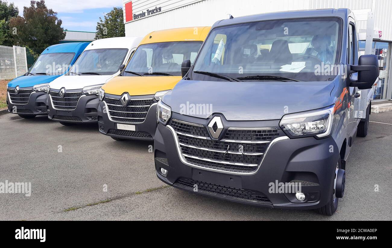 Renault master van hi-res stock photography and images - Alamy