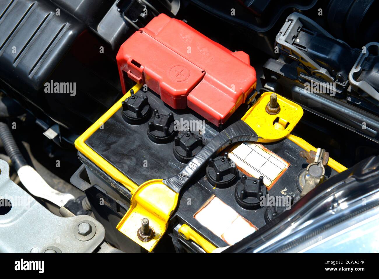 Electric car engine compartment hires stock photography and images Alamy