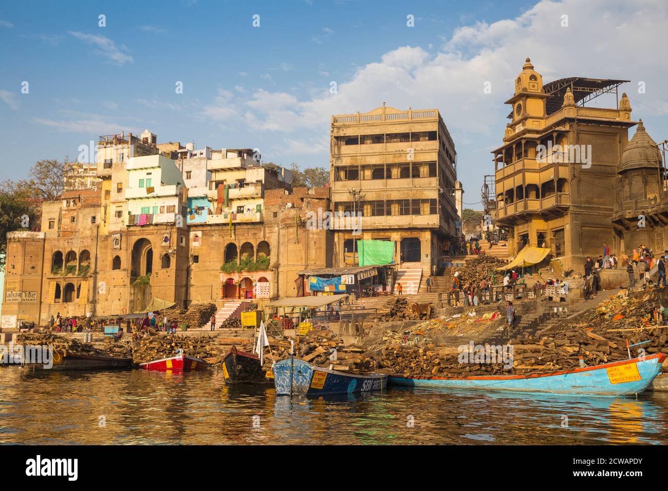 India, Uttar Pradesh, Varanasi, Manikarnika Ghat The main burning ghat Stock Photo Alamy India, Uttar Pradesh, Varanasi, Manikarnika Ghat The main burning ghat Stock Photo Alamy