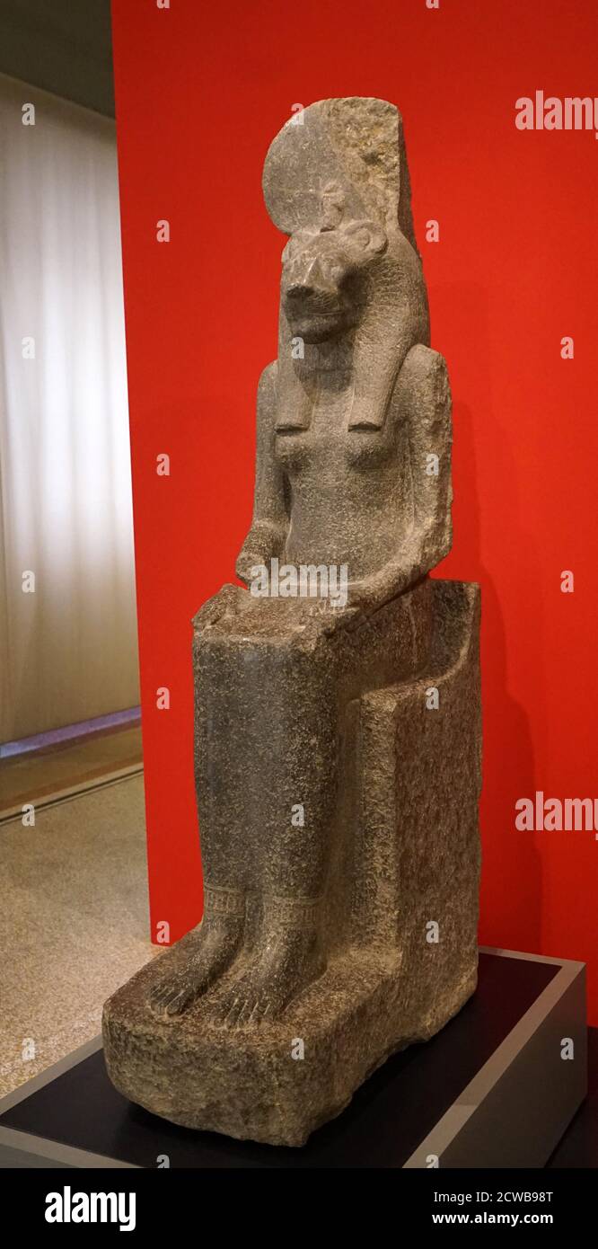 Statue of the Egyptian goddess Sekhmet Stock Photo - Alamy