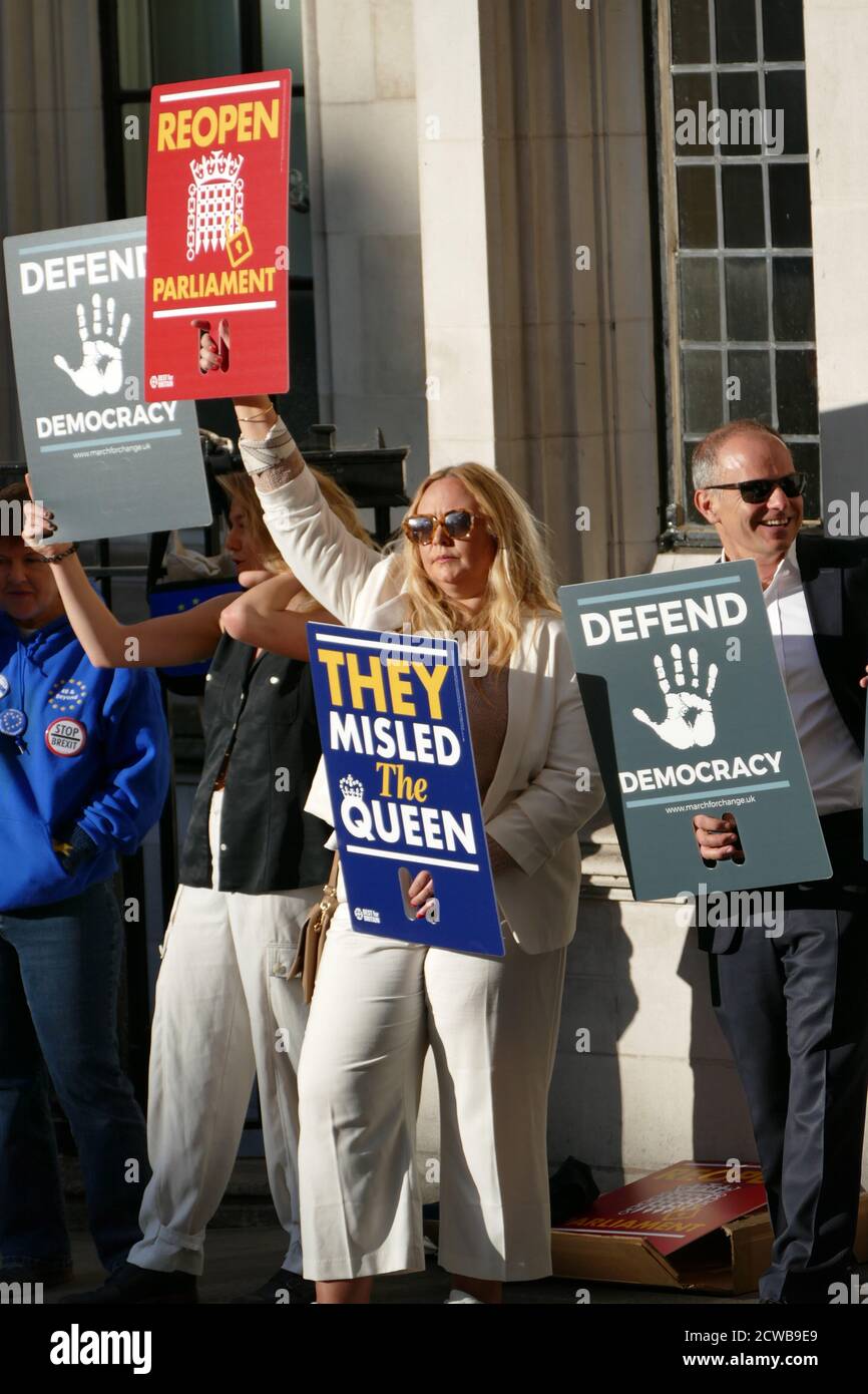 Pro-Remain protesters at the Supreme Court in London to challenge the Prorogation of Parliament. 17th Sept 2019.the prorogation of the Parliament, was ordered by Queen Elizabeth II upon the advice of the Conservative Prime Minister, Boris Johnson, on 28 August 2019. opposition politicians saw this as an unconstitutional attempt to reduce parliamentary scrutiny of the Government's Brexit plan. Stock Photo