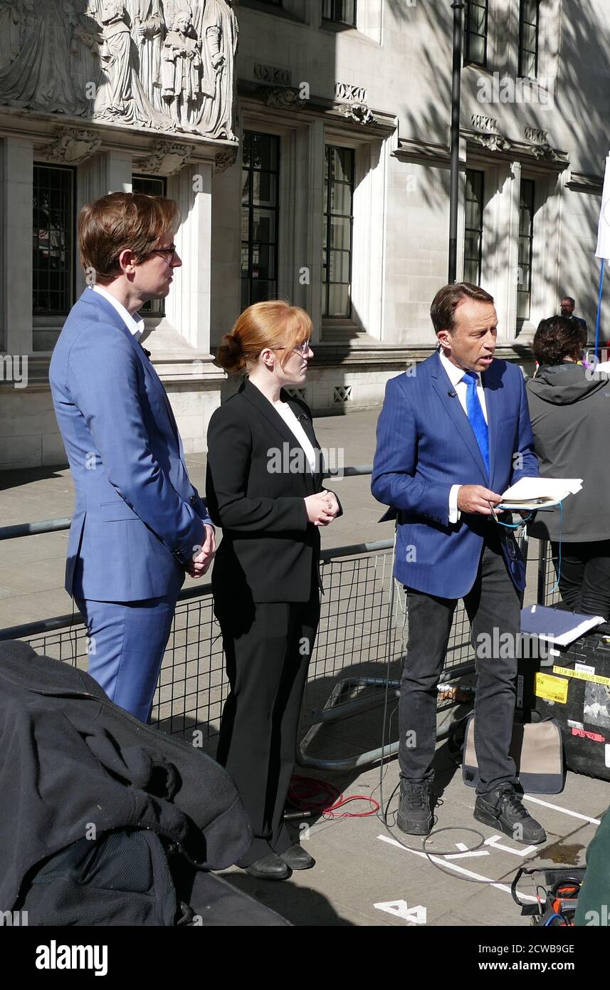 Ben Brown, presenter for BBC News, attends the Supreme Court in London to report on the hearing to challenge the Prorogation of Parliament. 17th Sept 2019.the prorogation of the Parliament, was ordered by Queen Elizabeth II upon the advice of the Conservative Prime Minister, Boris Johnson, on 28 August 2019. opposition politicians saw this as an unconstitutional attempt to reduce parliamentary scrutiny of the Government's Brexit plan. Stock Photo