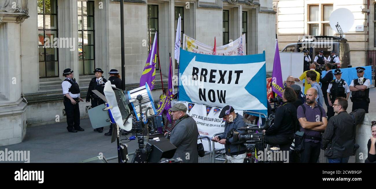 Brexit supporters at the Supreme Court, on the last day of the hearing on the Prorogation of Parliament. 19th Sept 2019. prorogation of the Parliament of the United Kingdom was ordered by Queen Elizabeth II upon the advice of the Conservative Prime Minister, Boris Johnson, on 28 August 2019. opposition politicians saw this as an unconstitutional attempt to reduce parliamentary scrutiny of the Government's Brexit plan. A decision that the prorogation was unlawful was made by the Supreme Court of the United Kingdom on 24th September 2019. Stock Photo