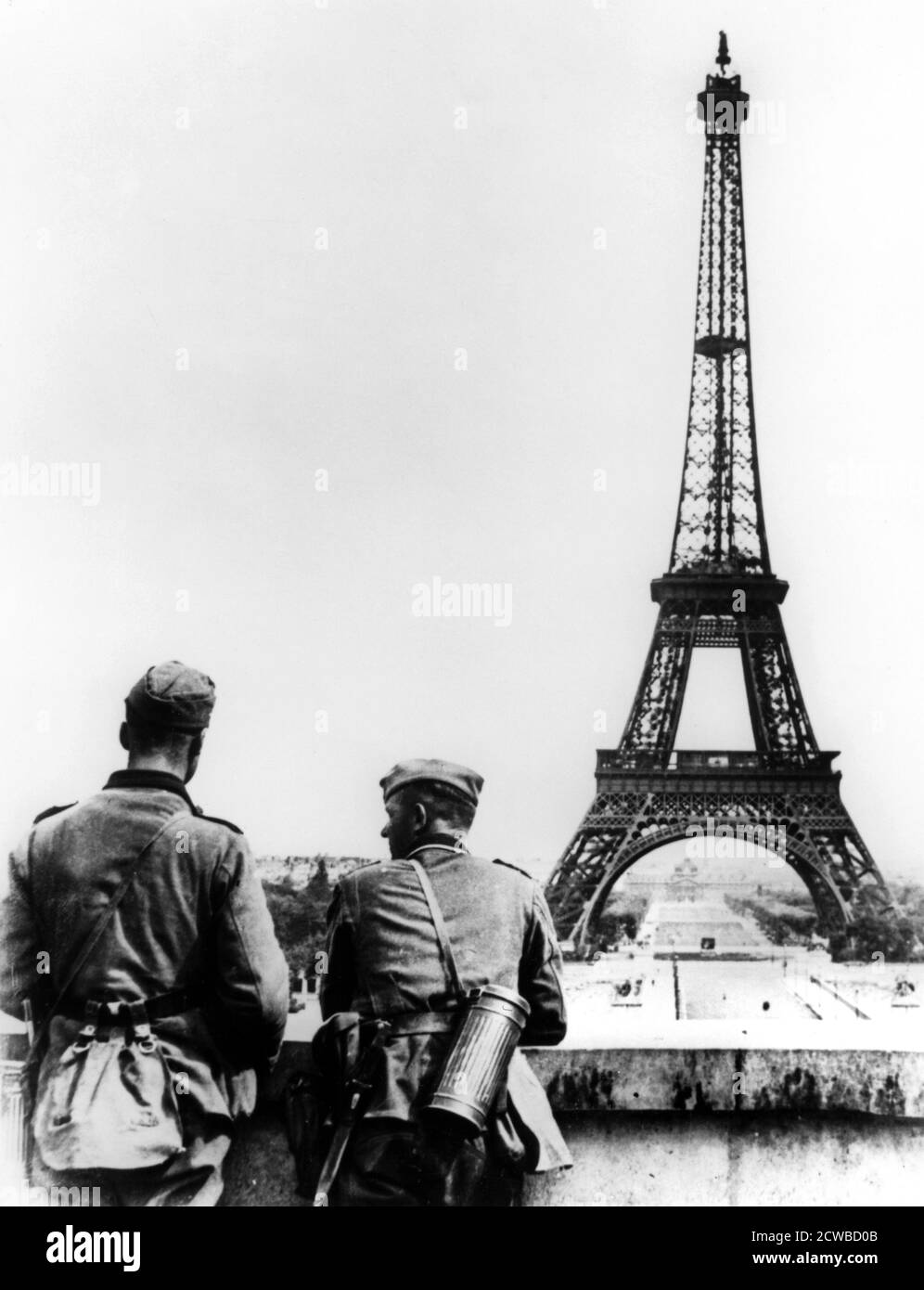 Eiffel tower world war ii hires stock photography and images Alamy
