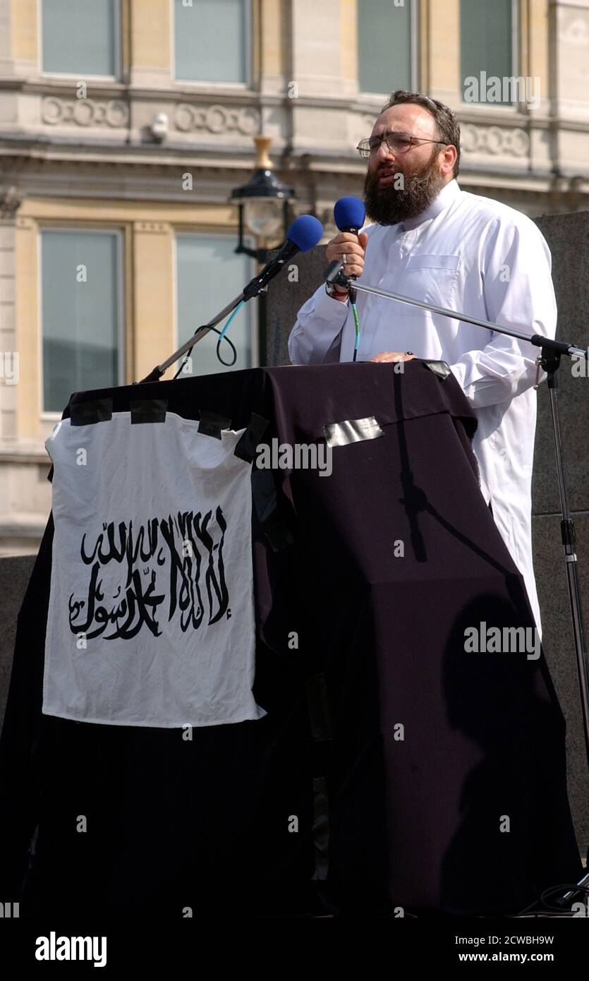Photograph taken during the 2008 Protest by Al-Muhajiroun a militant Salafi jihadist network, based in the United Kingdom. The founder of the group was Omar Bakri Muhammad, a Syrian who previously belonged to Hizb ut-Tahrir. the organisation has been linked to international terrorism, homophobia, and anti-Semitism. Stock Photo