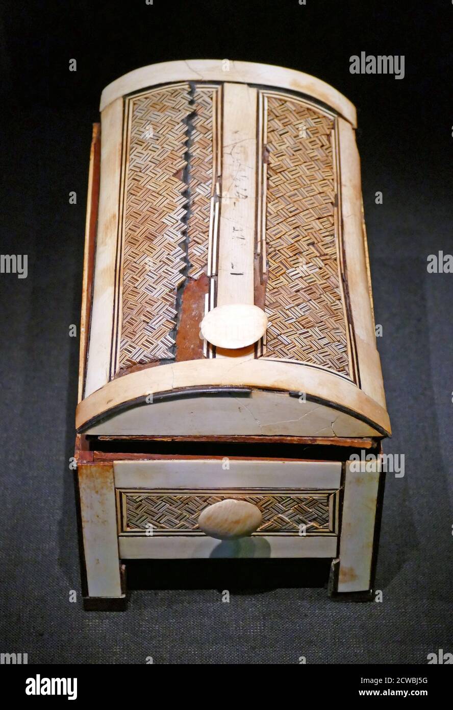 Wooden Box Inlaid With Ivory And Ebony Possibly Used For Holding Jewellery From The Tomb Of King Tutankhamun 1326 Stock Photo Alamy