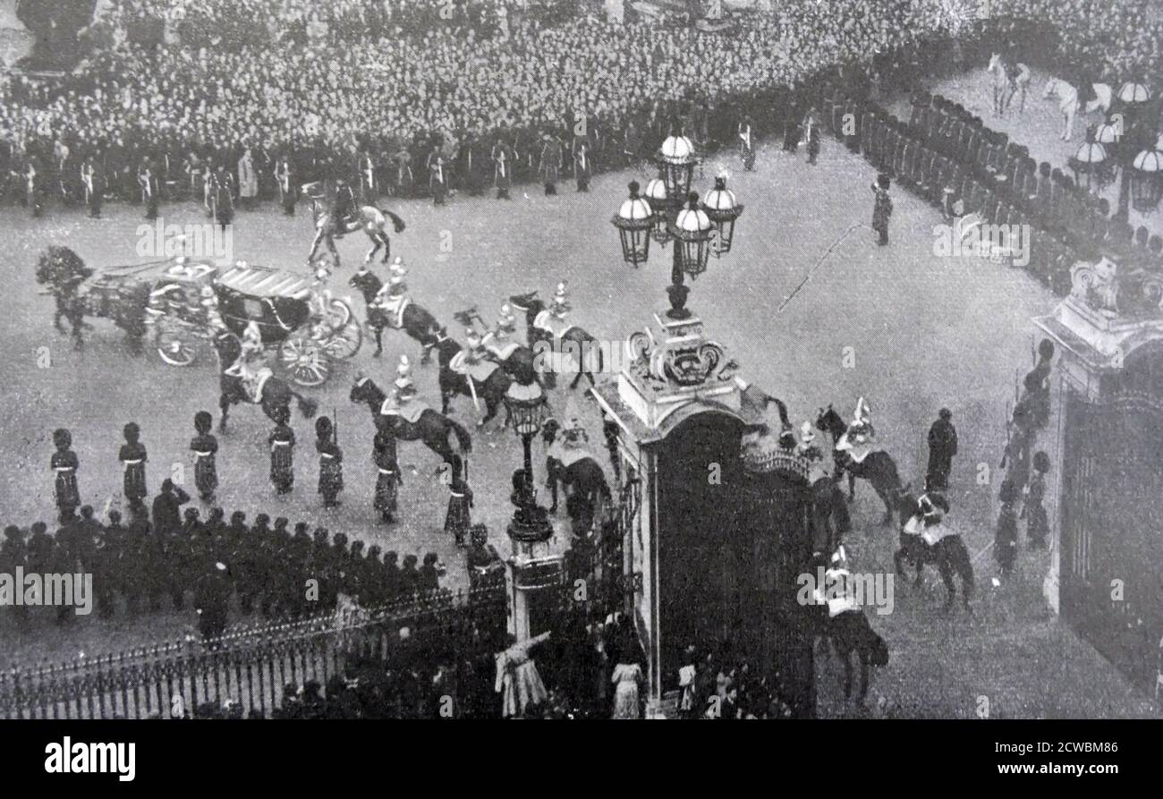 Black and white photo of the procession from Buckingham Palace to Westminster Abbey for the marriage of Prince George, Duke of Kent (1902-1942) and Princess Marina of Greece (1906-1968); the marriage took place on 29 November 1934. Stock Photo