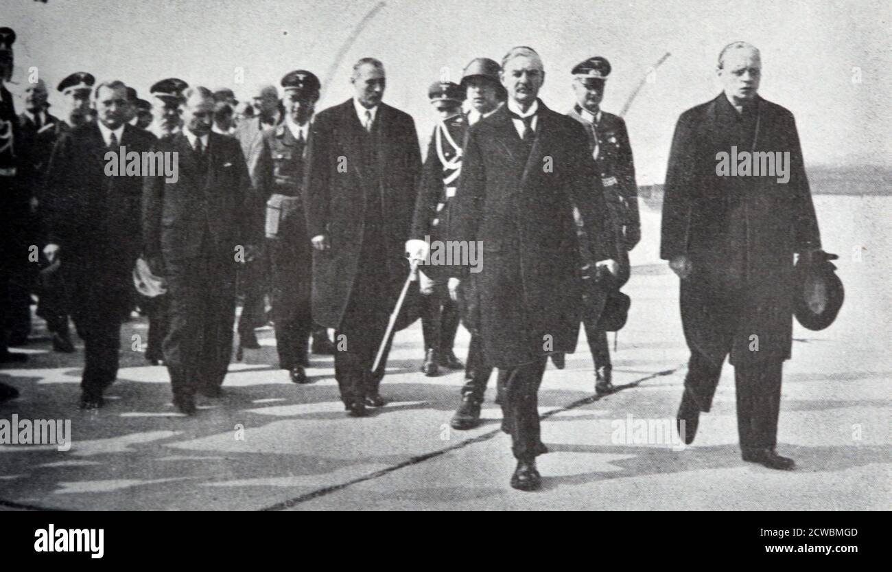 Black and white photo of Neville Chamberlain (1869-1940), British Prime Minister, arriving in Cologne for the Godesberg meeting with Hitler, 15 September 1938 Stock Photo