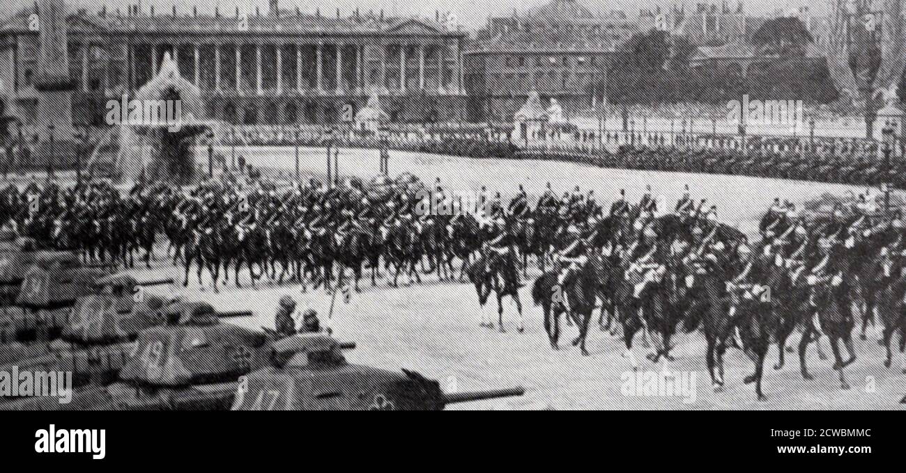 Black and white photograph of the British Royal Family's trip to France in July 1938; the Royal Cortege at the Place de la Concorde. Stock Photo