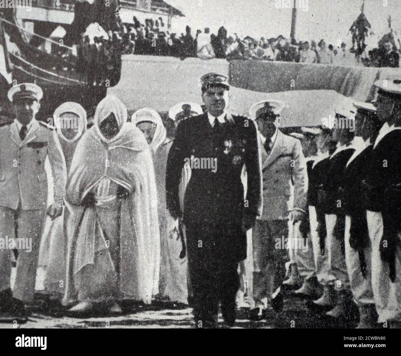 Black and white photograph of three great leaders; General Alphonse Juin (1888-1967), Resident General in Morocco disembarking in Casablanca. Stock Photo