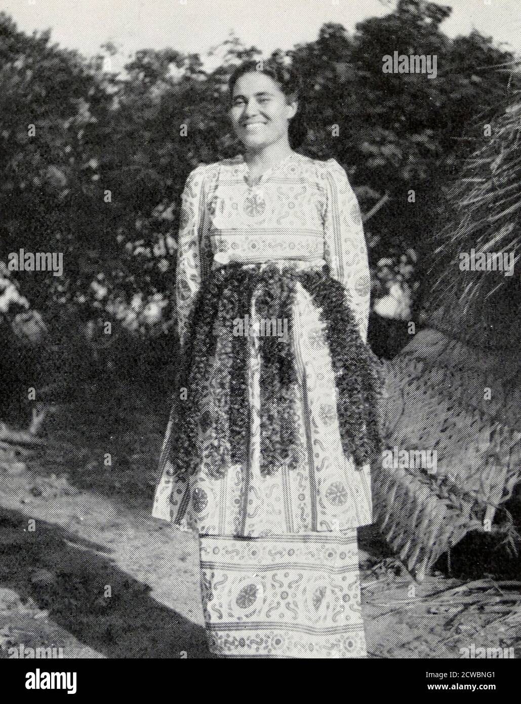 Tongan woman in traditional clothes. 1950 Stock Photo - Alamy