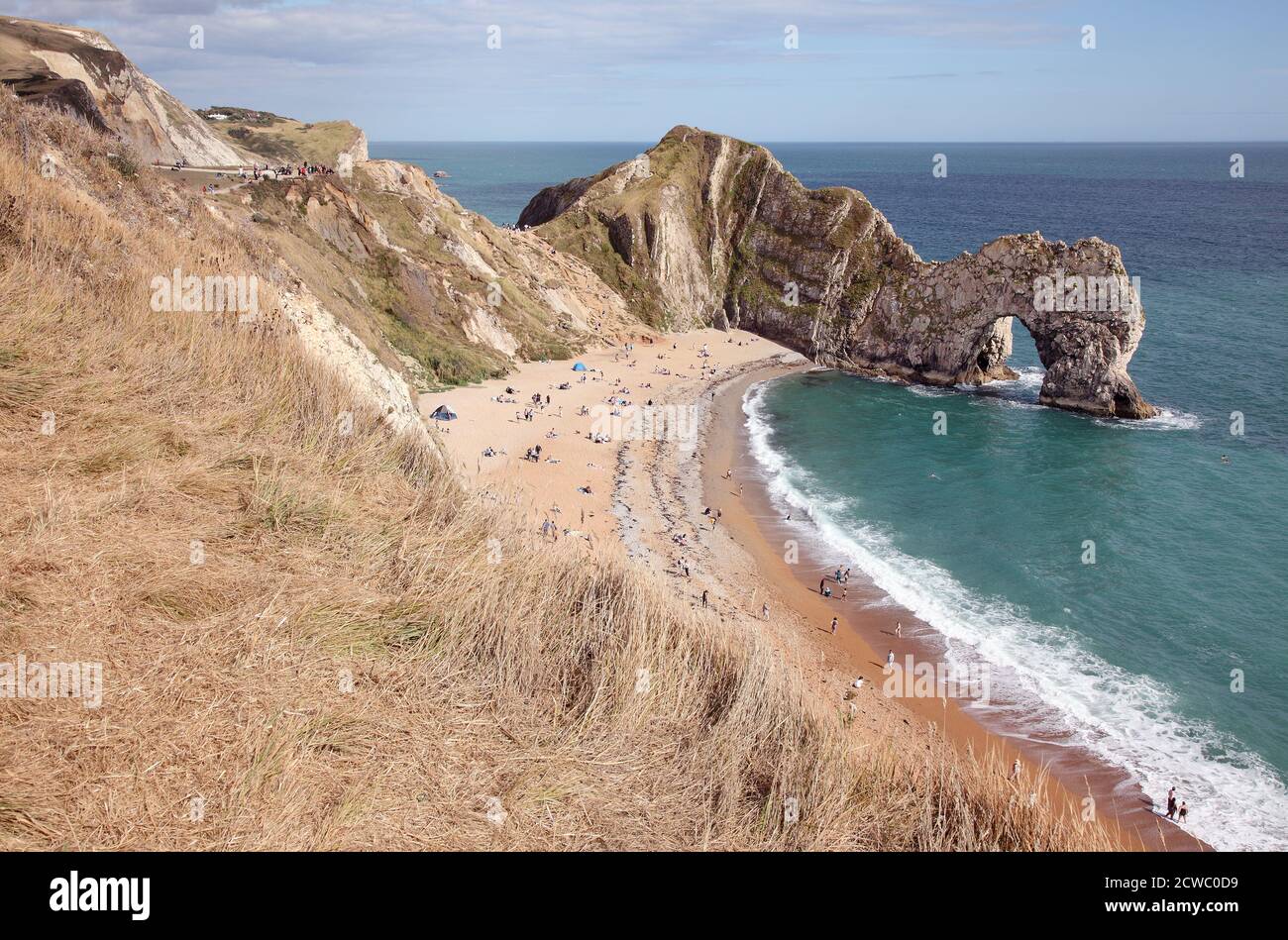 durdle-door-or-dor-cliffs-and-rock-sea-arch-part-of-the-lulworth