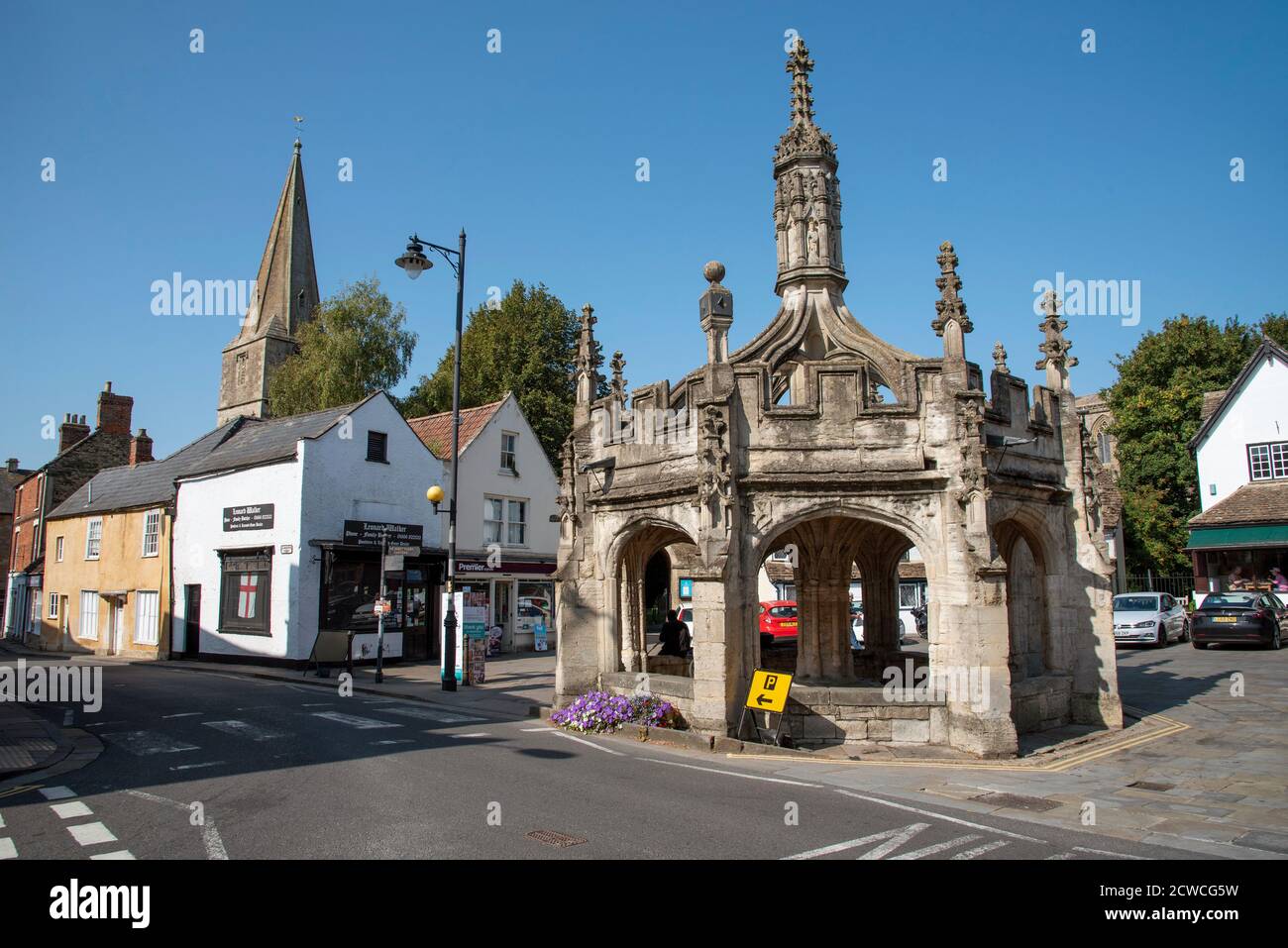 Malmesbury, Wiltshire, England, UK. 2020.  The historic market cross  on the High Street im Malmesbury, Wiltshire. Dates back to 1490, Stock Photo