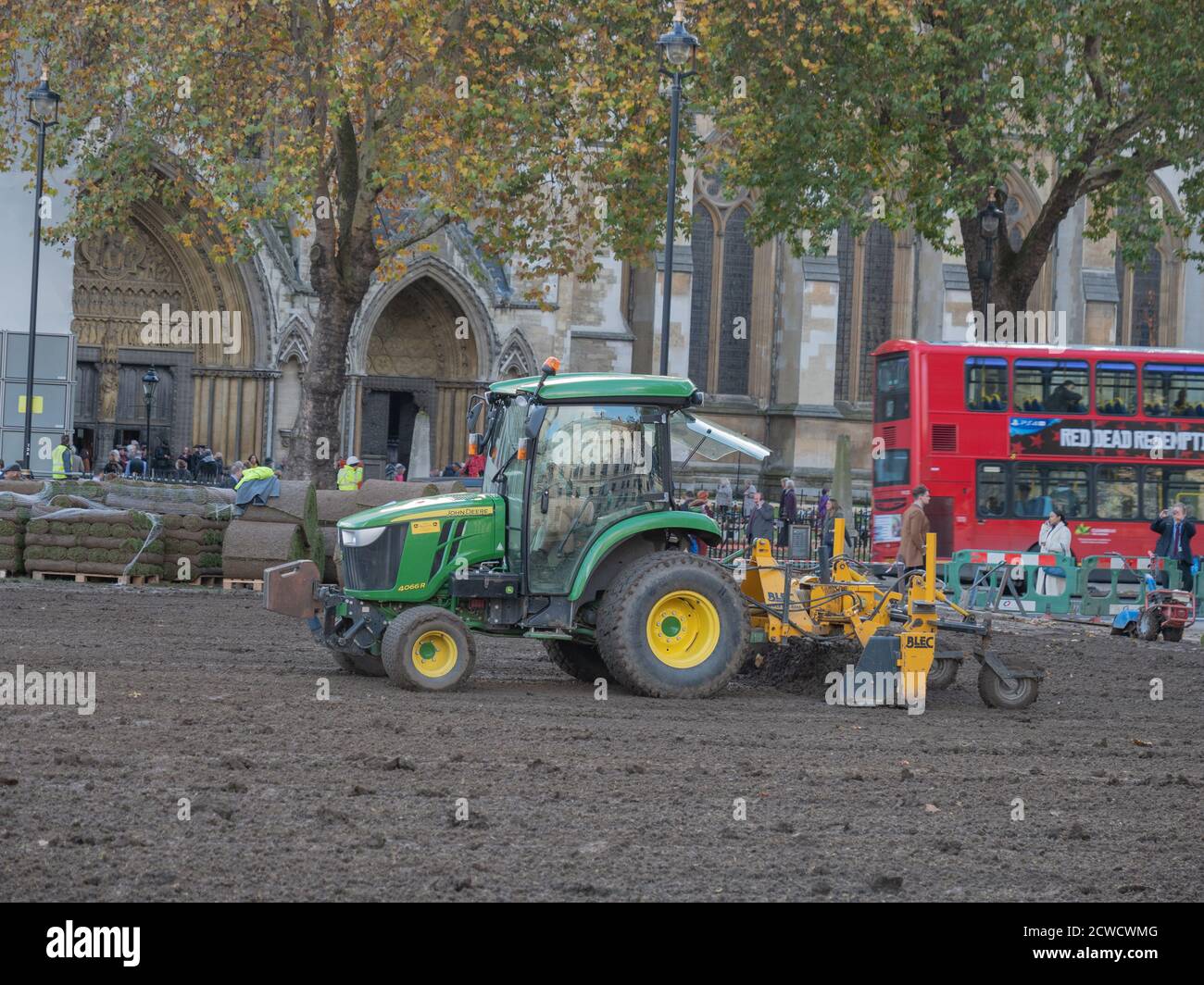 Lawn tractors hi-res stock photography and images - Alamy