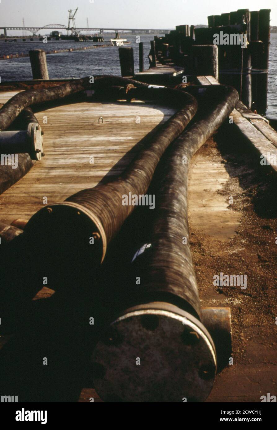 1973 oil tanker hires stock photography and images Alamy