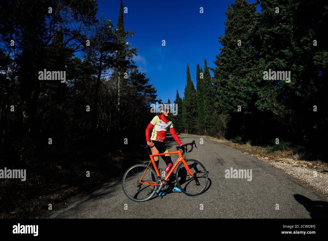 Professional racing cyclist hi-res stock photography and images - Alamy