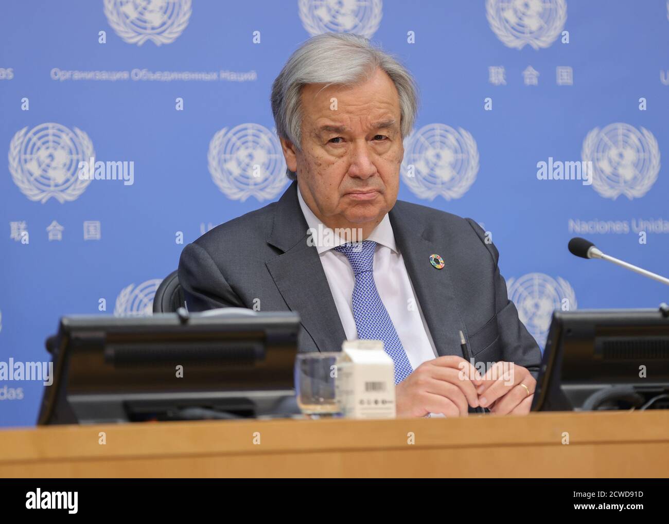 United Nations, New York, USA, September 29, 2020 - Secretary-General Antonio Guterres briefs reporters together with Justin Trudeau, Prime Minister of Canada, and Andrew Holness, Prime Minister of Jamaica (who both participated virtually). The press conference is on the outcome of the meeting on 'Financing the 2030 Agenda for Sustainable Development in the Era of COVID-19 and Beyond' today at the UN Headquarters in New York.Photo: Luiz Rampelotto/EuropaNewswire PHOTO CREDIT MANDATORY. | usage worldwide Stock Photo