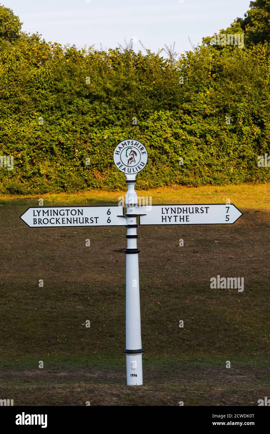 England, Hampshire, New Forest, Sign Post near Beaulieu Stock Photo