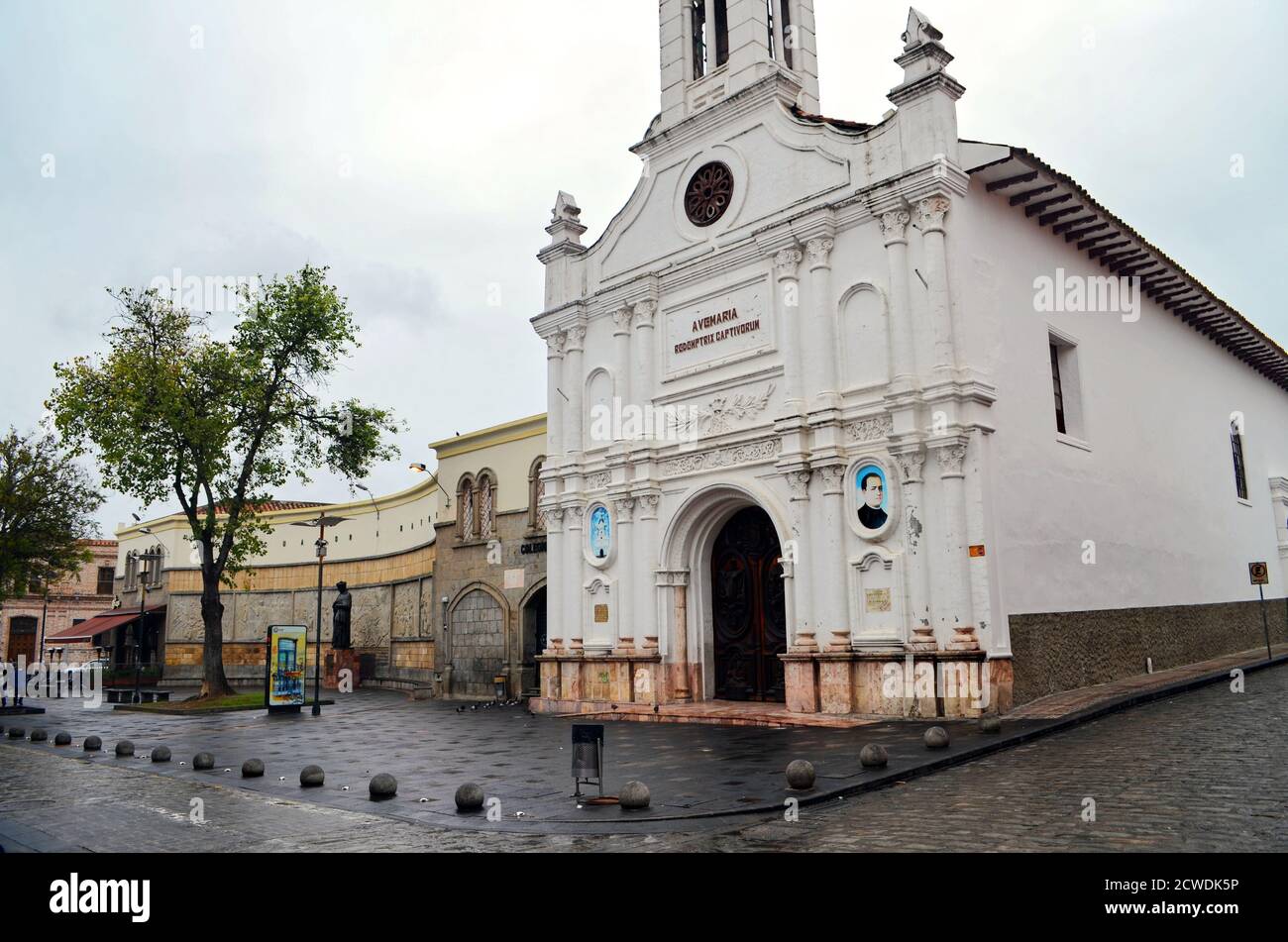Cuenca, Ecuador - Iglesia La Merced Stock Photo - Alamy