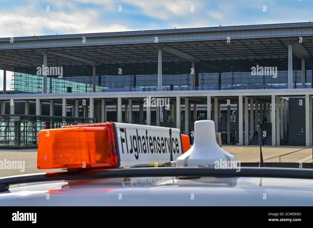 29 September 2020, Brandenburg, Schönefeld: View of the main terminal of the airport Berlin Brandenburg 'Willy Brandt' (BER). The capital city airport BER at the border to Berlin is planned to be opened on 31.10.2020. Photo: Patrick Pleul/dpa-Zentralbild/dpa Stock Photo