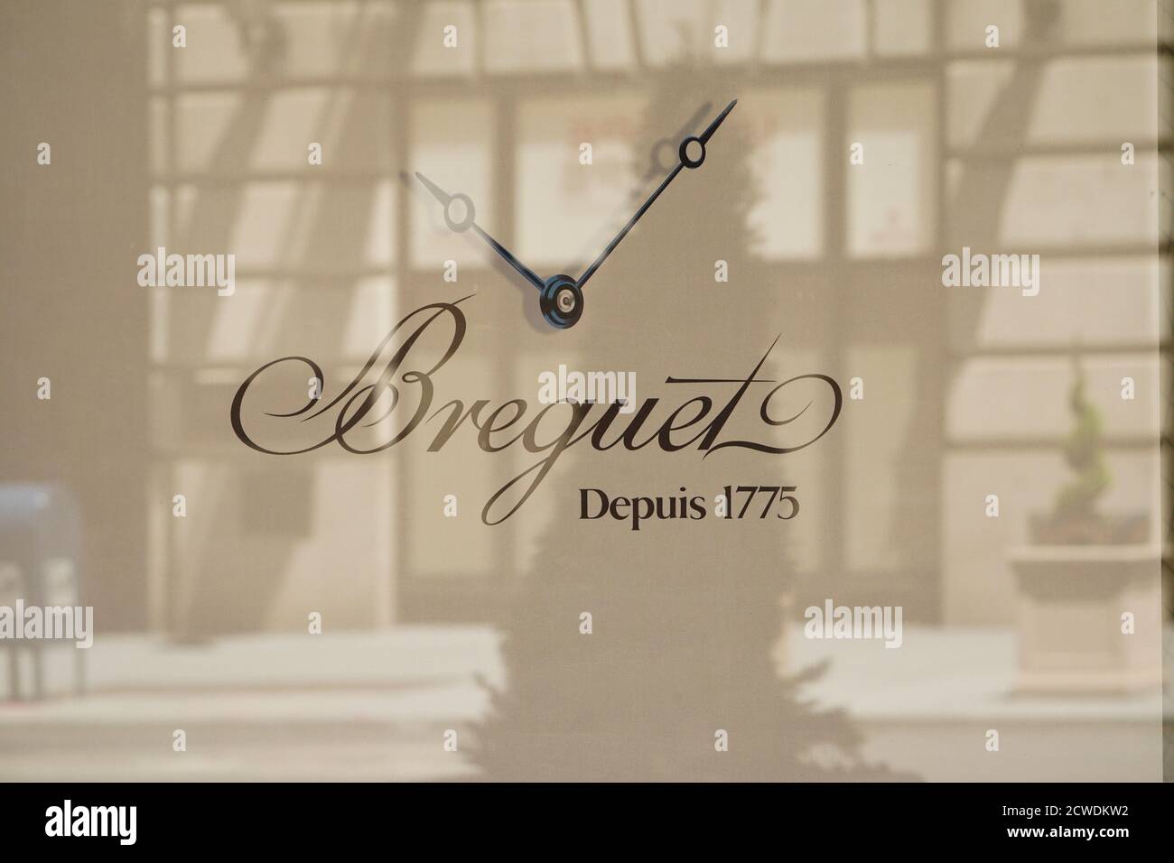 Breguet logo hotsell