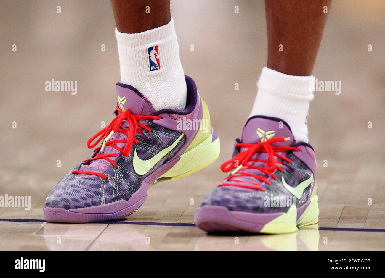 new lakers shoes