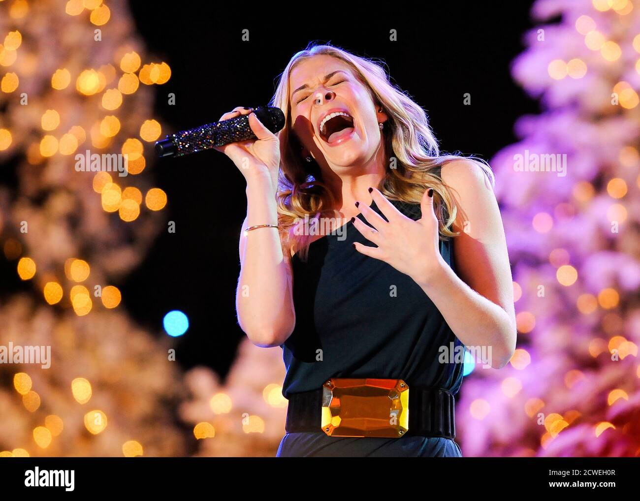 Leann Rimes Nashville Christmas Parade 2022 Page 17 - Leann High Resolution Stock Photography And Images - Alamy