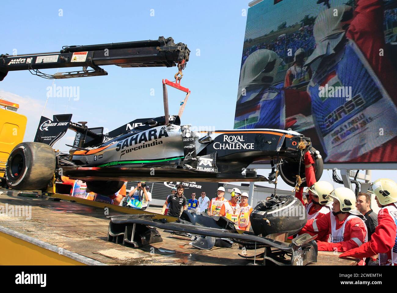 Towing Car Grand Prix High Resolution Stock Photography and Images Alamy