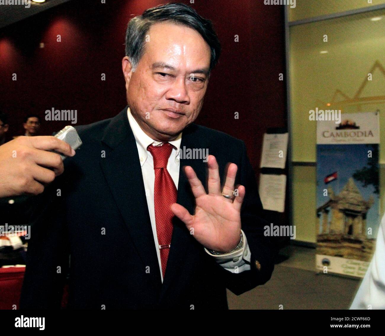 Prasas Prasavinitchai, Thailand ambassador to Cambodia arrives at