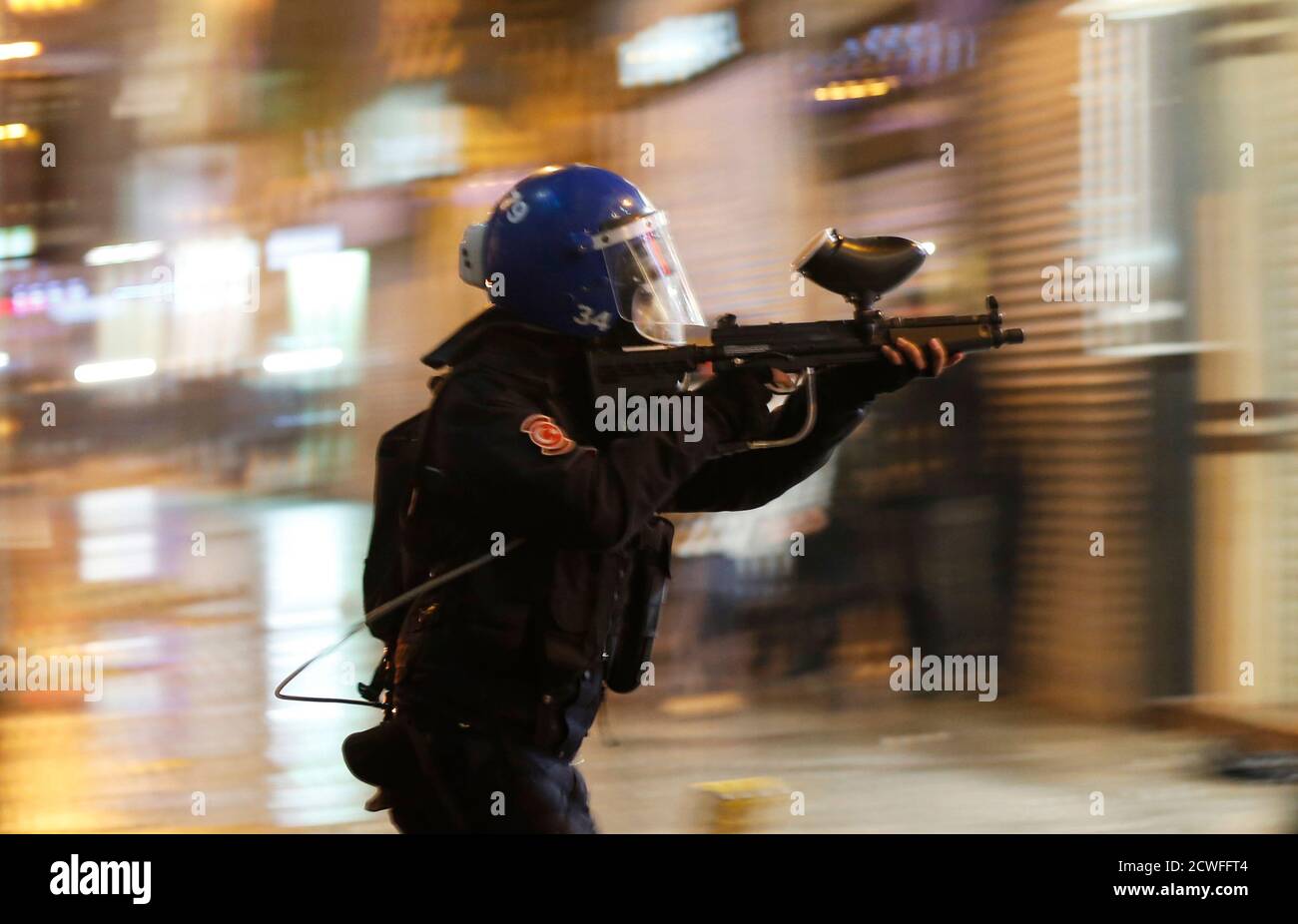 Page 3 Paintball Gun High Resolution Stock Photography And Images Alamy
