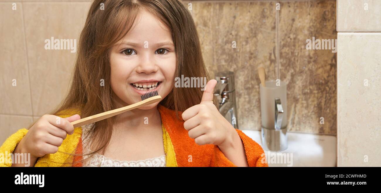 Young girl dental care. Child wash teeth Stock Photo Alamy