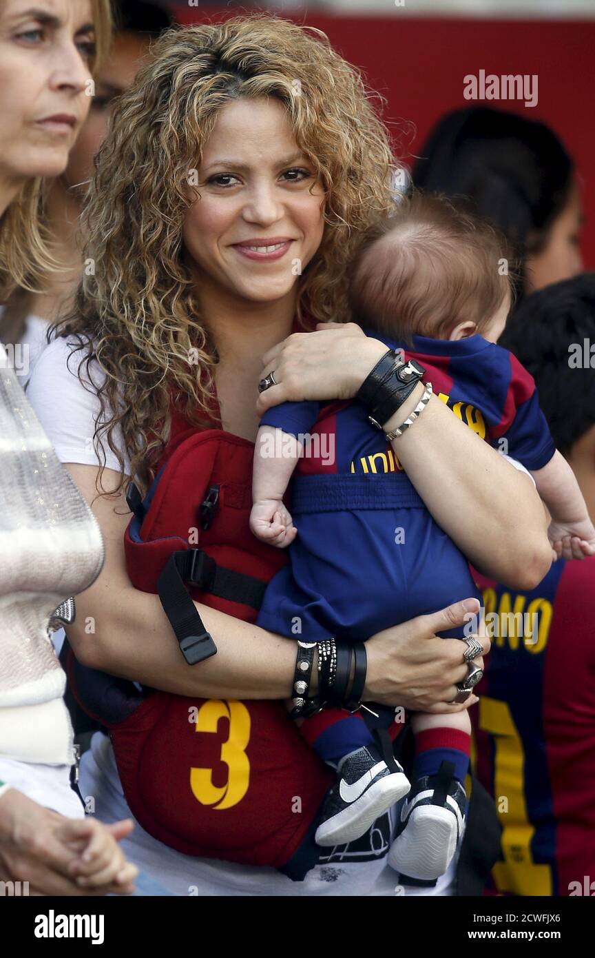 Shakira And Son High Resolution Stock Photography And Images Alamy