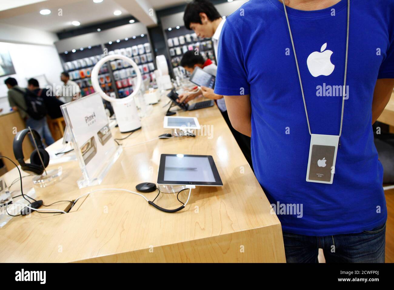 Can I Put Fake Name On Apple Id